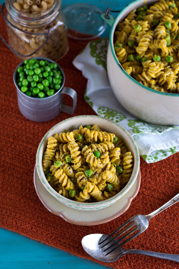 If you love mac and cheese, you'll love this creamy plant-based version! Laura Theodore's Mac 'n Peas gets its creaminess from cashews, not from dairy substitutes.