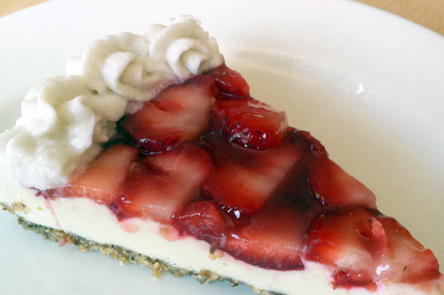 Raw Vegan Porn - Vegan Food Porn: Raw Strawberry Cheesecake â€“ Eat Drink Better