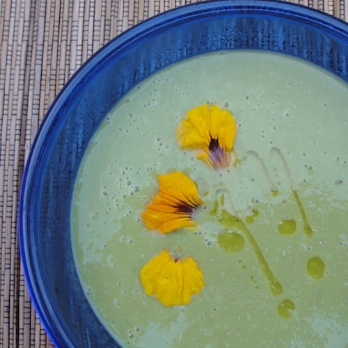 Fresh spring pea soup