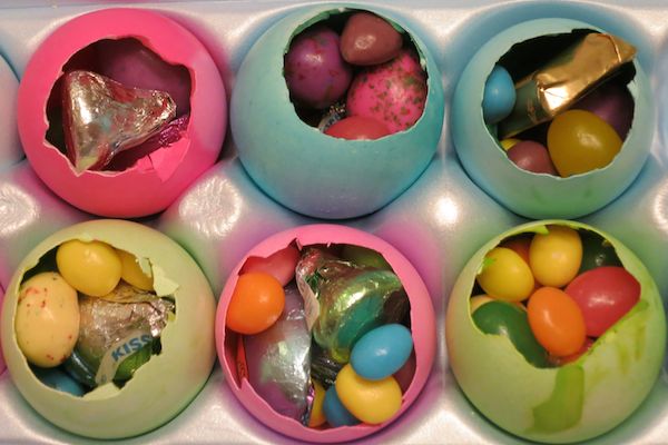 One Of My Favorite Easter Crafts: Colorful, Candy-Filled Cascarones ...